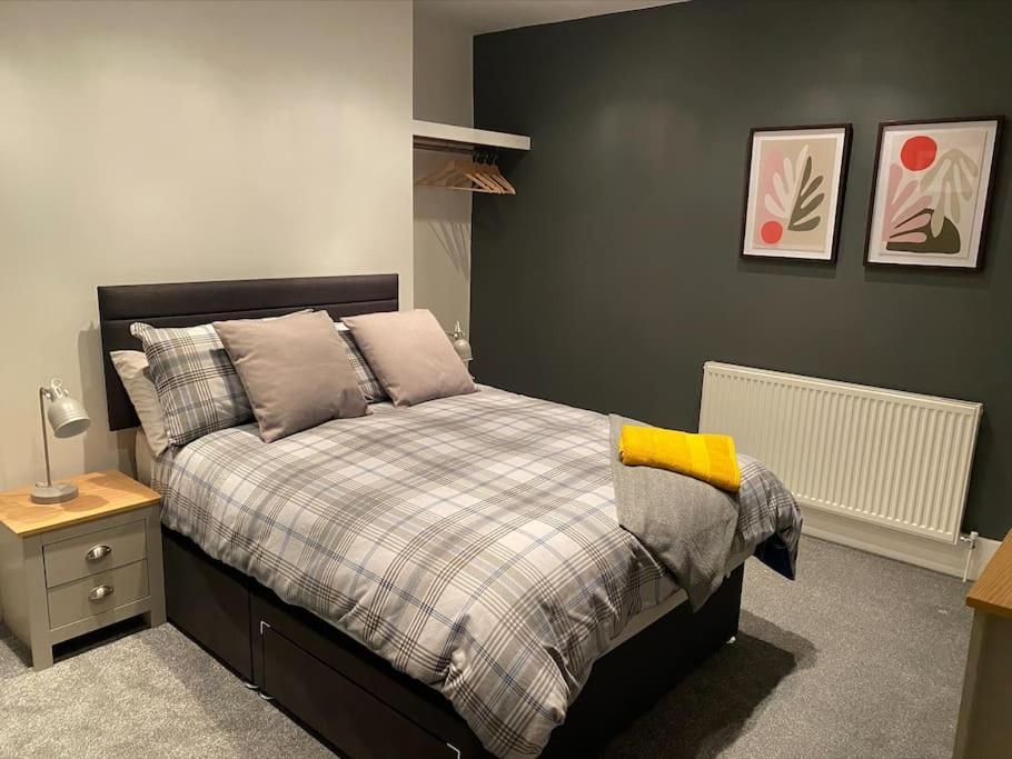 Cheerful 2 Bedroom With Parking * Cleethorpes