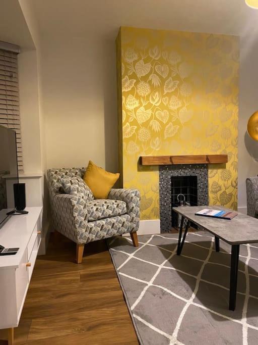 Cheerful 2 Bedroom With Parking Holiday home