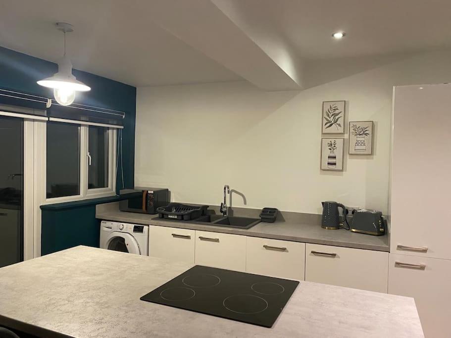 Cheerful 2 Bedroom With Parking * Cleethorpes