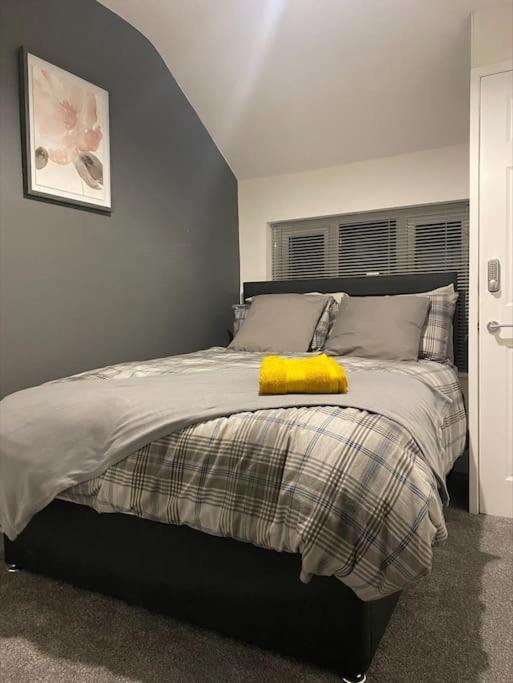 Holiday home Cheerful 2 Bedroom With Parking