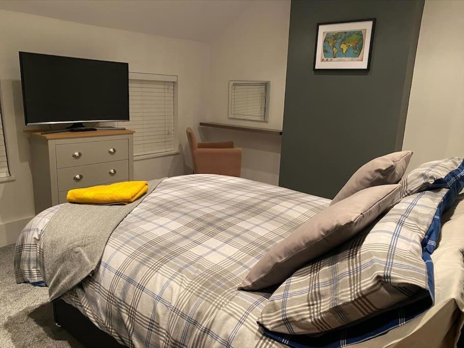Holiday home Cheerful 2 Bedroom With Parking *